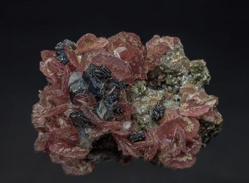 Rhodochrosite, Sphalerite, Bertrandite, Muscovite, Pyrite<br />Kounrad Massif, Balkhash Lake, Balkhash District, Karaganda Region, Kazakhstan<br />5.7 x 4.7 cm<br /> (Author: am mizunaka)