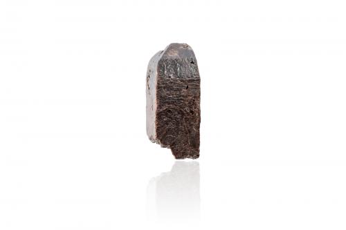 Zircon<br />Ambalarano, Ikalamavony District, Haute Matsiatra Region, Madagascar<br />3,5 x 3,0 x 9,0 cm<br /> (Author: MIM Museum)