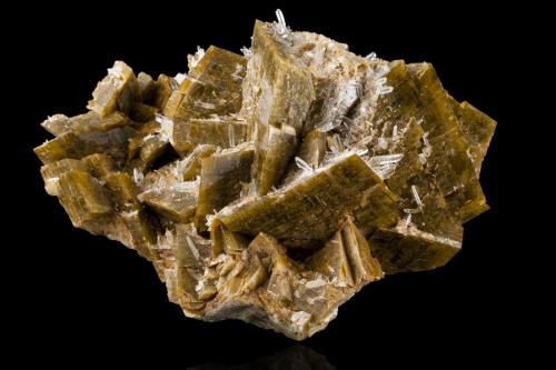 Siderite<br />Saint-Pierre-de-Mésage, Vizille, Grenoble, Isère, Auvergne-Rhône-Alpes, France<br />24,0	x	16,5	x	13,5	cm<br /> (Author: MIM Museum)