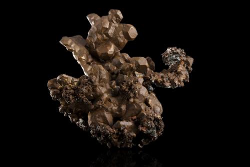 Copper<br />Filones Fissure, Península Keweenaw, Michigan, USA<br />25,5	x	15,0	x	18,0	cm<br /> (Author: MIM Museum)