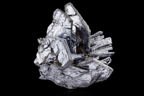 Molybdenite<br />Chimenea Old 45, Kingsgate, Condado Gough, Nueva Gales del Sur, Australia<br />14,0	x	11,5	x	12,0	cm<br /> (Author: MIM Museum)