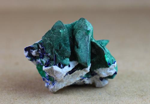 Malaquita<br />Milpillas Mine, Cuitaca, Municipio Santa Cruz, Sonora, Mexico<br />3.9 x 3.5 x 3 centimetros<br /> (Autor: Ricardo Melendez)