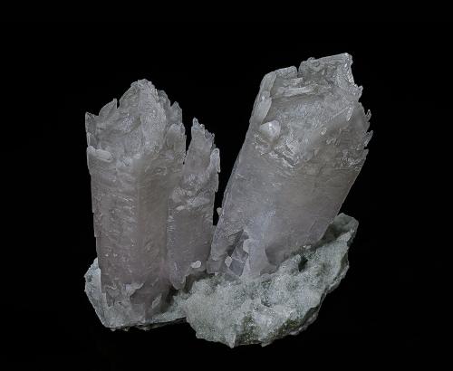 Quartz (variety Amethyst)<br />Saw Mill Creek, Steeple Rock District, Grant County, New Mexico, USA<br />8.9 x 7.6 cm<br /> (Author: am mizunaka)