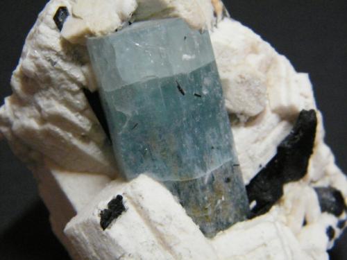 Beryl (variety aquamarine), Feldspar<br />Erongo Mountain, Usakos, Erongo Region, Namibia<br />55x70x45mm<br /> (Author: Heimo Hellwig)