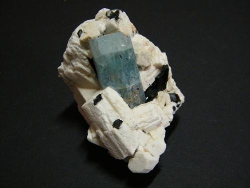 Beryl (variety aquamarine), Feldspar<br />Erongo Mountain, Usakos, Erongo Region, Namibia<br />55x70x45mm<br /> (Author: Heimo Hellwig)