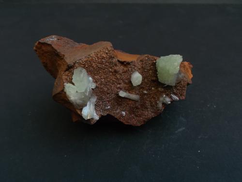 Adamita<br />Ojuela Mine, Lugar San Juanito, Mapimí, Municipio Mapimí, Durango, Mexico<br />8,5 x 6,5 x 4 cm<br /> (Autor: Antonio Alcaide)