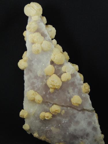 Quartz, Calcite<br />San Juan de Rayas Mine, Guanajuato, Municipio Guanajuato, Mexico<br />26.5 x 13.5 x 6 centimeters<br /> (Author: Ricardo Melendez)