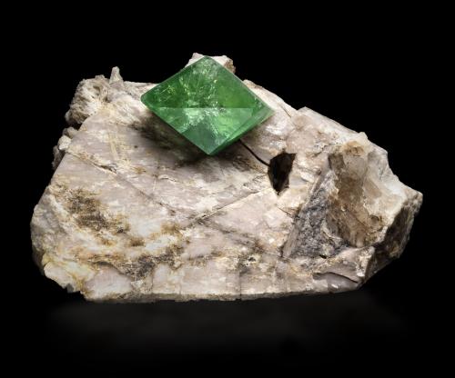 Herderite on Ortochlase<br />Stak Nala, Haramosh Mountains, Skardu District, Gilgit-Baltistan (Northern Areas), Pakistan<br />22,0	x	13,0	x	12,0	cm<br /> (Author: MIM Museum)