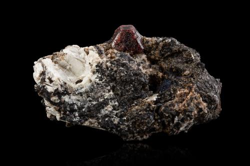 Stottite<br />Tsumeb Mine, Tsumeb, Otjikoto Region, Namibia<br />6,0	x	3,0	x	3,0	cm<br /> (Author: MIM Museum)