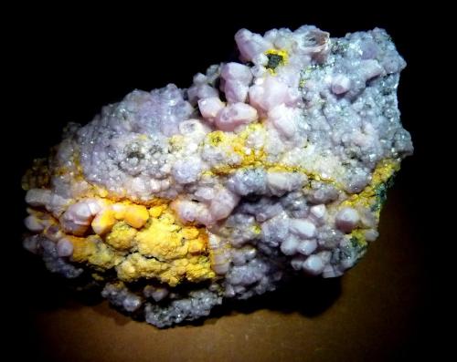 Calcita (variedad calcita cobaltífera)<br />Minas Agoudal, Tansifite, Agdz, distrito minero Bou Azzer, Provincia Zagora, Región Drâa-Tafilalet, Marruecos<br />100x70 mm<br /> (Autor: Jesus Franquesa Baucells)