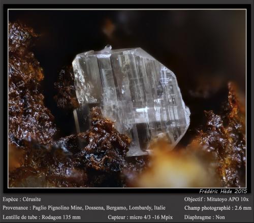 Cerussite<br />Paglio Pignolino Mine, Dossena, Brembana Valley, Bergamo Province, Lombardy/Lombardia, Italy<br />fov 2.6 mm<br /> (Author: ploum)