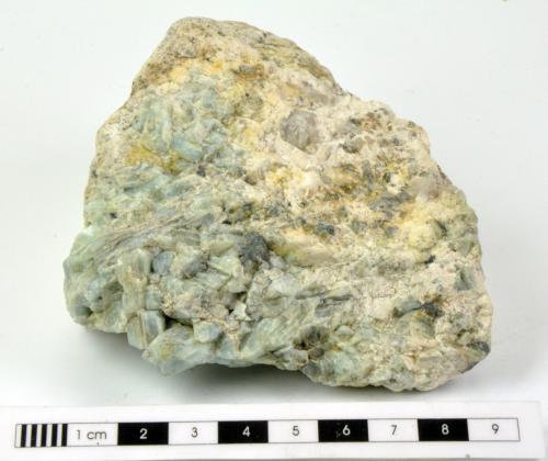 Berilo<br />Hueco de Coberteros (Pedriza del Manzanares), Manzanares el Real, Comarca Cuenca Alta del Manzanares, Community of Madrid, Spain<br />10 x 9 x 6,5 cm<br /> (Autor: Ramón Jiménez)