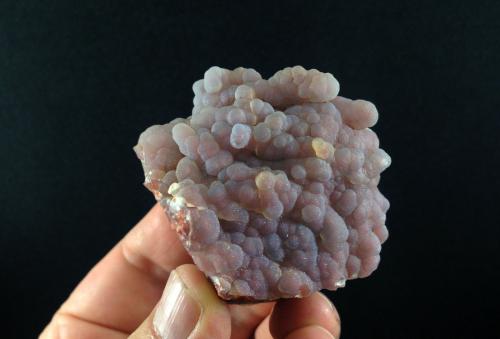 Quartz (variety chalcedony)<br />Guanajuato, Mexico<br />6 x 5.5 x 4 centimeters<br /> (Author: Ricardo Melendez)