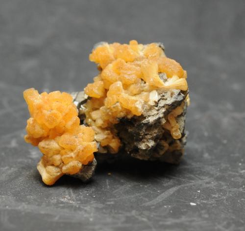 Stellerite<br />Cantera Vulcan Materials Company Crushed Stone, Manassas, Condado Prince William, Virginia, USA<br />4 x 2.9 x 2cm<br /> (Author: steven calamuci)
