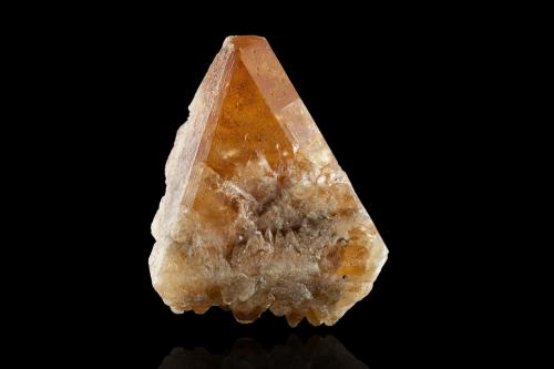 Scheelite<br />Santa Cruz, Municipio Santa Cruz, Sonora, Mexico<br />8,5	x	8,0	x	10,5	cm<br /> (Author: MIM Museum)