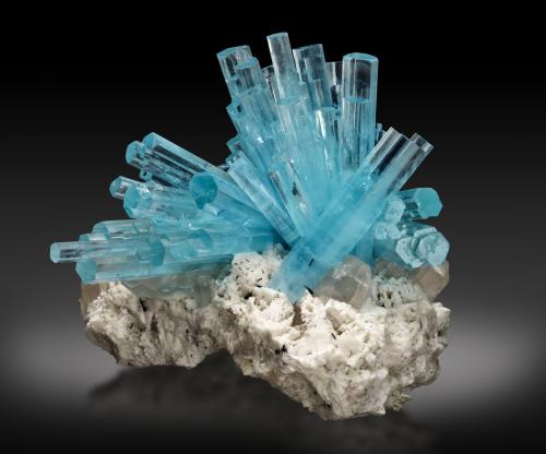 Beryl (variety aquamarine) with Ortochlase and Quartz (variety smoky)<br />Valle Shigar, Distrito Shigar, Gilgit-Baltistan (Áreas del Norte), Paquistán<br />27,0	x	25,0	x	22,0	cm<br /> (Author: MIM Museum)