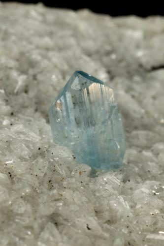 Euclase, Calcite, Albite (variety cleavelandite)<br />La Marina Mine, Municipio Pauna, Western Emerald Belt, Boyacá Department, Colombia<br />74x46x29mm, xl=7mm<br /> (Author: Fiebre Verde)