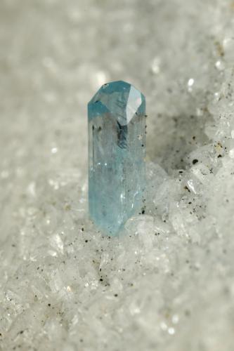 Euclase, Calcite, Albite (variety cleavelandite)<br />La Marina Mine, Municipio Pauna, Western Emerald Belt, Boyacá Department, Colombia<br />74x46x29mm, xl=7mm<br /> (Author: Fiebre Verde)