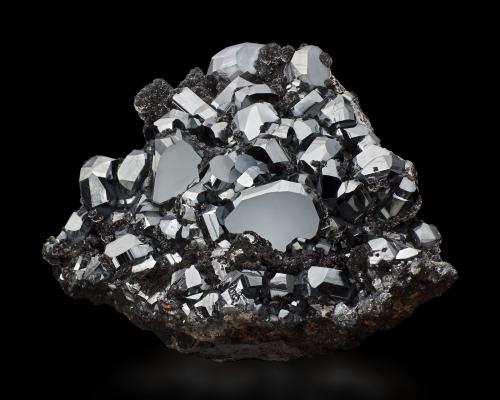 Hematite with Hausmannite and Barite<br />Mina N'Chwaning II, Zona minera N'Chwaning, Kuruman, Kalahari manganese field (KMF), Provincia Septentrional del Cabo, Sudáfrica<br />20,0	x	18,5	x	8,0	cm<br /> (Author: MIM Museum)