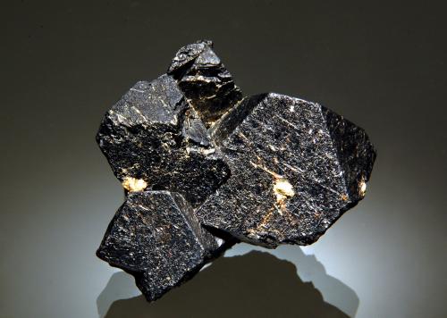 Magnetite<br />Gardiner complex, Kangerlussuaq complex, Kangerlussuaq Firth, Tunu Province / East Greenland, Greenland<br />3.5 x 4.3 cm<br /> (Author: crosstimber)