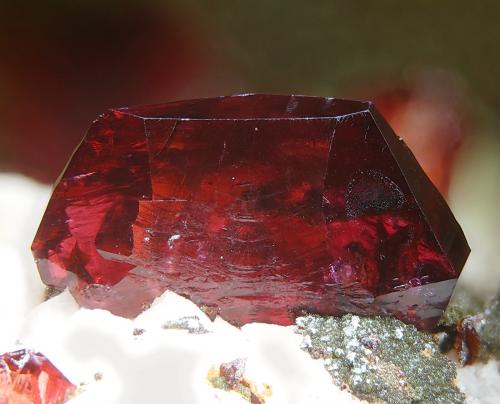 Roselite<br />Bou Azzer mining district, Drâa-Tafilalet Region, Morocco<br />fov 1.6 mm<br /> (Author: Rewitzer Christian)