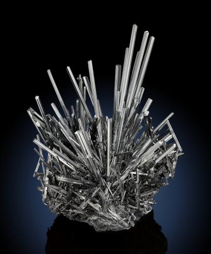 Stibnite<br />Mina Wuning, Qingjiang, Wuning, Prefectura Jiujiang, Provincia Jiangxi, China<br />43,0	x	38,0	x	50,0	cm<br /> (Author: MIM Museum)