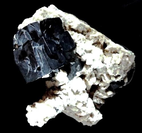 Galena y Dolomita.<br />Mina Sayari, Cerro Sayari, Provincia Arque, Departamento Cochabamba, Bolivia<br />60x60 mm<br /> (Autor: Jesus Franquesa Baucells)