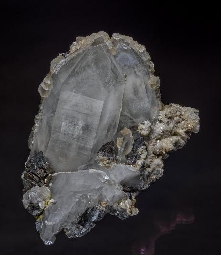 Quartz, Scheelite, Arsenopyrite<br />Yaogangxian Mine, Yizhang, Chenzhou Prefecture, Hunan Province, China<br />9.0 x 9.6 cm<br /> (Author: am mizunaka)