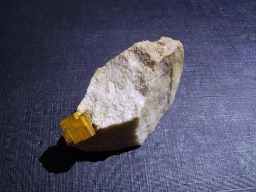 limonita pseudo Pirita<br />Yacimiento de piritas, Llanos de Arenalejos, Carratraca, Comarca Valle del Guadalhorce, Málaga, Andalucía, España<br />5 x 3 x 2 cm<br /> (Autor: Antonio Alcaide)