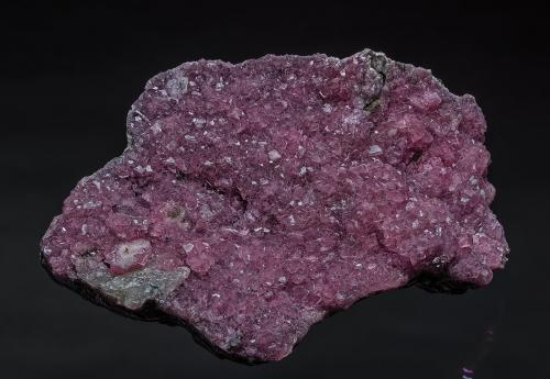 Rhodochrosite<br />Mina N'chwaning I, Zona minera N'Chwaning, Kuruman, Kalahari manganese field (KMF), Provincia Septentrional del Cabo, Sudáfrica<br />7.6 x 10.7 cm<br /> (Author: am mizunaka)