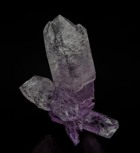 Quartz (variety amethyst)<br />Piedra Parada (Las Vigas), Municipio Tatatila, Veracruz (Veracruz de Ignacio de la Llave), Mexico<br />7.7 x 5.7 cm<br /> (Author: am mizunaka)