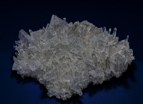 Quartz, Barite<br />Jinkouhe District, Leshan Prefecture, Sichuan Province, China<br />25.4 x 17.8 cm<br /> (Author: am mizunaka)