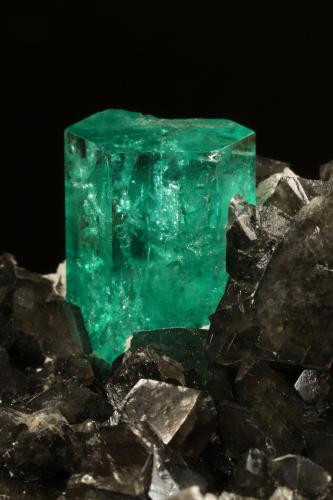 Beryl (variety emerald), Calcite, Pyrite<br />Coscuez mining district, Municipio San Pablo de Borbur, Western Emerald Belt, Boyacá Department, Colombia<br />78x53x78mm, xls= 11x9mm & 15x12mm<br /> (Author: Fiebre Verde)