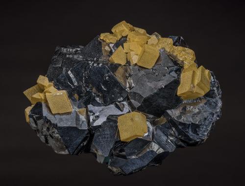 Calcite, Galena<br />Dalnegorsk, Dalnegorsk Urban District, Primorsky Krai, Russia<br />9.6 x 7.7 cm<br /> (Author: am mizunaka)