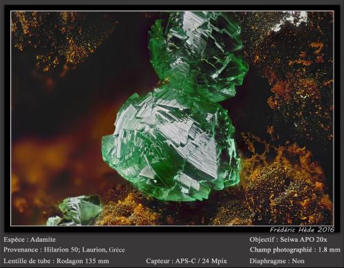 Adamite<br />Mina Hilarion, Zona Hilarion, Minas Kamariza, Agios Konstantinos, Distrito minero Lavrion, Prefectura Attikí (Attica), Grecia<br />fov 1.8 mm<br /> (Author: ploum)