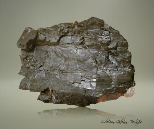 Columbita-(Fe)<br />Mina Etta, Keystone, Distrito Keystone, Condado Pennington, South Dakota, USA<br />85 x 62 x 36 mm.<br /> (Autor: Rafael Galiana)