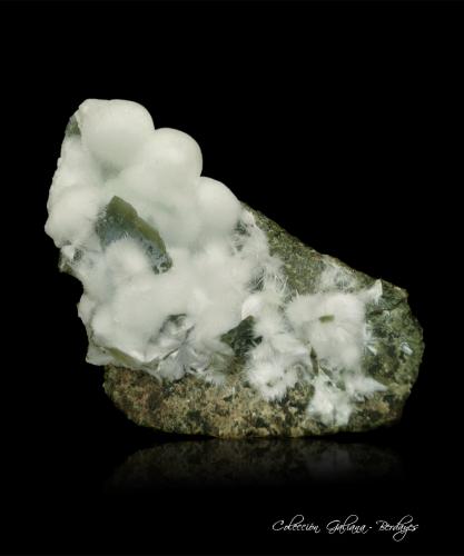 Artinita<br />Pozo Artinite, Arroyo Clear, Pico Picacho, Distrito New Idria, Montes Diablo, Condado San Benito, California, USA<br />87 x 56 x 38 mm.<br /> (Autor: Rafael Galiana)
