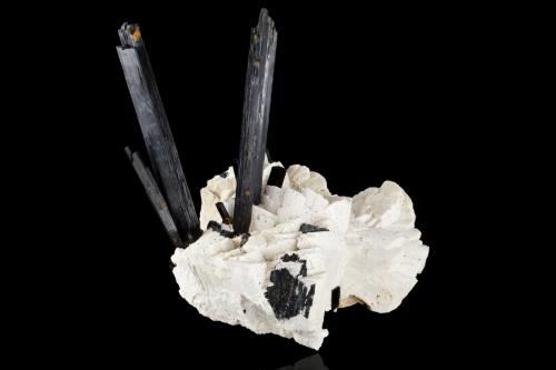 Arfvedsonite with Microcline<br />Mount Malosa, Zomba District, Malawi<br />18,0	x	18,0	x	20,0	cm<br /> (Author: MIM Museum)