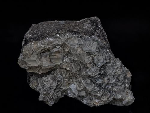 Fluorite<br />Rocky Pass, Kuiu Island, Sitka Borough, Alaska, USA<br />5.7 x 3.8 cm<br /> (Author: am mizunaka)