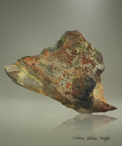 Hewettita<br />Mina Gold Quarry, Subdistrito Maggie Creek, Carlin Trend, Condado Eureka, Nevada, USA<br />130 x 78 x 23 mm<br /> (Autor: Rafael Galiana)