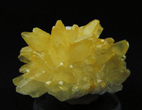 Calcita<br />El Carrizal Mining Group, La Llave, Zimapán, Municipio Zimapán, Hidalgo, Mexico<br />5 x 5 x 4 centimetros<br /> (Autor: Ricardo Melendez)