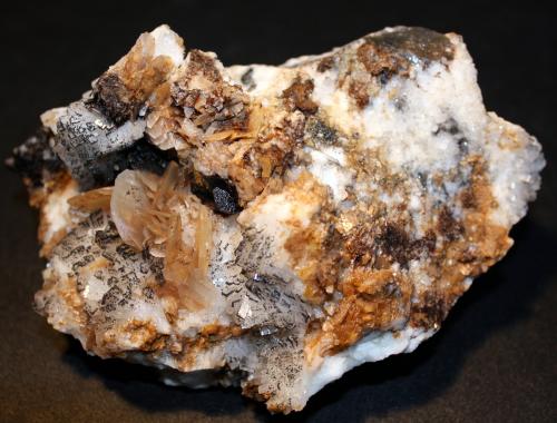 Magnesita<br />Azcárate Quarry, Eugui, Esteríbar, Comarca Auñamendi, Chartered Community of Navarre (Navarre), Spain<br />12cm por 10cm<br /> (Autor: canada)