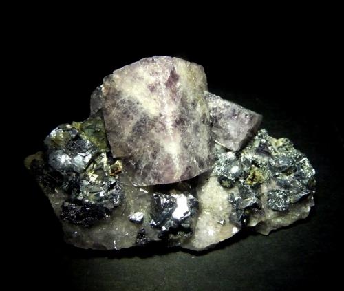 Fluorita y Galena.<br />Cantera Blue Circle Cement (Cantera Eastgate), Eastgate, Weardale, North Pennines Orefield, County Durham, Inglaterra / Reino Unido<br />70x50 mm<br /> (Autor: Jesus Franquesa Baucells)