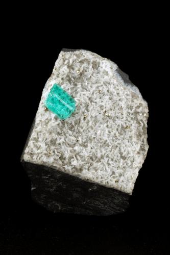 Beryl (variety emerald), Albite (variety cleavelandite), Pyrite<br />Chivor mining district, Municipio Chivor, Eastern Emerald Belt, Boyacá Department, Colombia<br />43x35x41mm, xl=10mm<br /> (Author: Fiebre Verde)