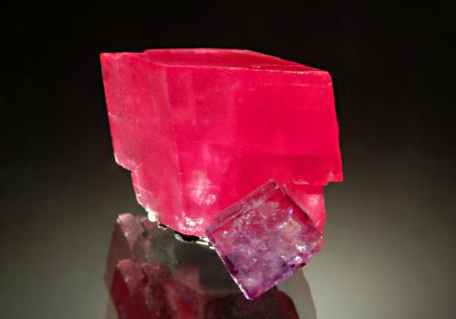 Rhodochrosite<br />Mina Sweet Home, Monte Bross, Distrito Alma, Condado Park, Colorado, USA<br />2.0 x 2.6 cm<br /> (Author: crosstimber)