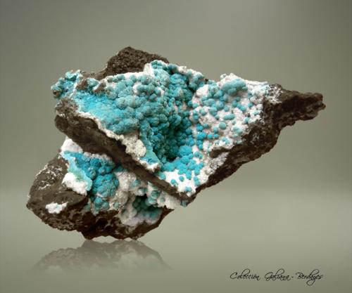 Rosasita<br />Mina Silver Bill, Grupo Costello Mine, Gleeson, Distrito Turquoise, Montes Dragoon, Condado Cochise, Arizona, USA<br />68 x 58 x 40  mm.<br /> (Autor: Rafael Galiana)