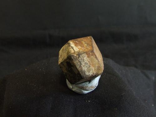 Almandino (Grupo Granate)<br />Pinilla de Fermoselle, Villar del Buey, Comarca Sayago, Zamora, Castile and León, Spain<br />15 mm arista<br /> (Autor: joaquin gar)