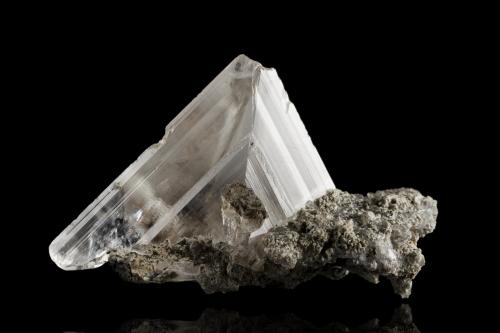 Whewellite<br />Dalnegorsk, Dalnegorsk Urban District, Primorsky Krai, Russia<br />9,5	x	4,0	x	5,5	cm<br /> (Author: MIM Museum)
