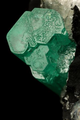 Beryl (variety emerald), Calcite<br />Muzo mining district, Western Emerald Belt, Boyacá Department, Colombia<br />58x31x34mm, xl aggregate=25x8mm<br /> (Author: Fiebre Verde)