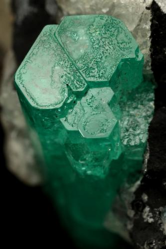 Beryl (variety emerald), Calcite<br />Muzo mining district, Western Emerald Belt, Boyacá Department, Colombia<br />58x31x34mm, xl aggregate=25x8mm<br /> (Author: Fiebre Verde)